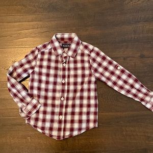 Children’s place-size xs-4 button down shirt w/ roll up button sleeve like new!